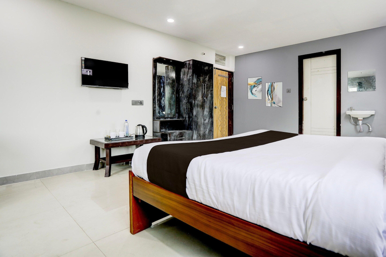 Room 4, Classic Hotel spg Grand Hitech City, Hyderabad