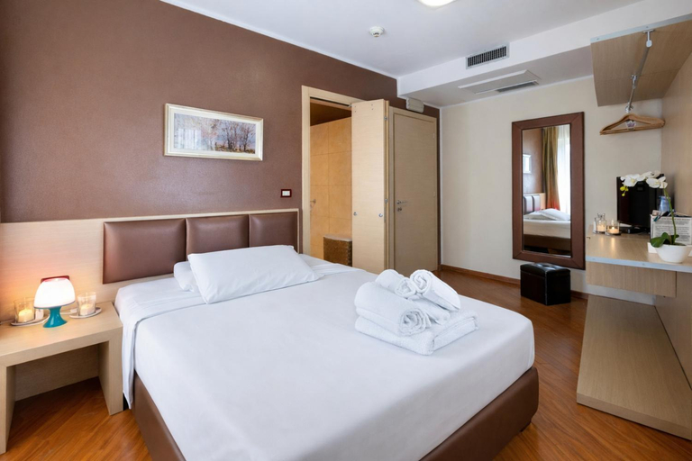 Bedroom 2, New Hotel Dulcinea, Trieste