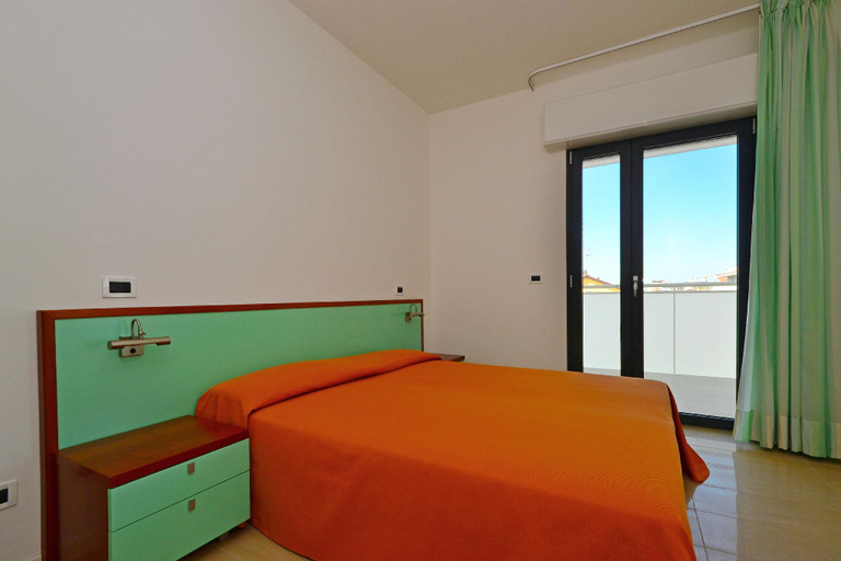 Bedroom 4, Nice apartment just steps from the beach, Udine