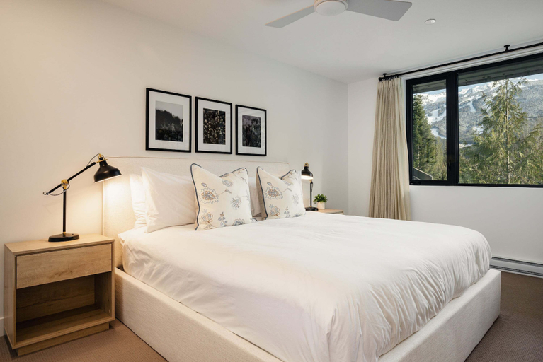 Room 5, Cedar Sky at Ravencrest, Squamish-Lillooet