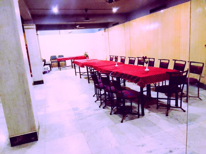 Dining 3, Niladri Palace Opposite JIS College, Darjiling