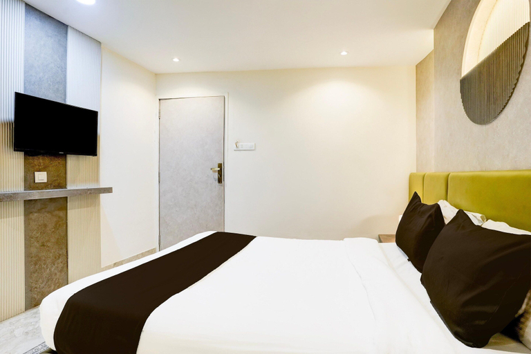 Room 2, Super Collection O Ghodbunder Road, Thane