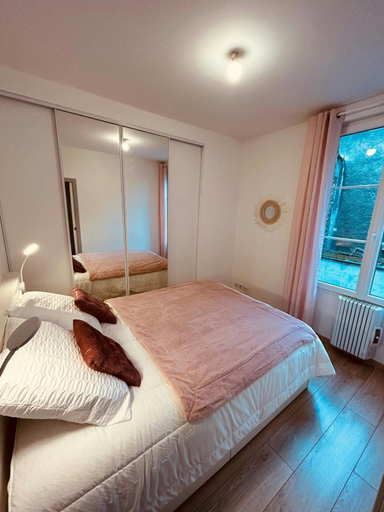 Bedroom 2, L’etape des sacres | hyper-centre | Splendide, Marne