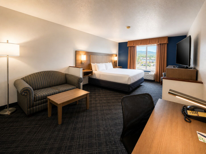 Bedroom 3, Stay USA Hotel & Suites, Fall River