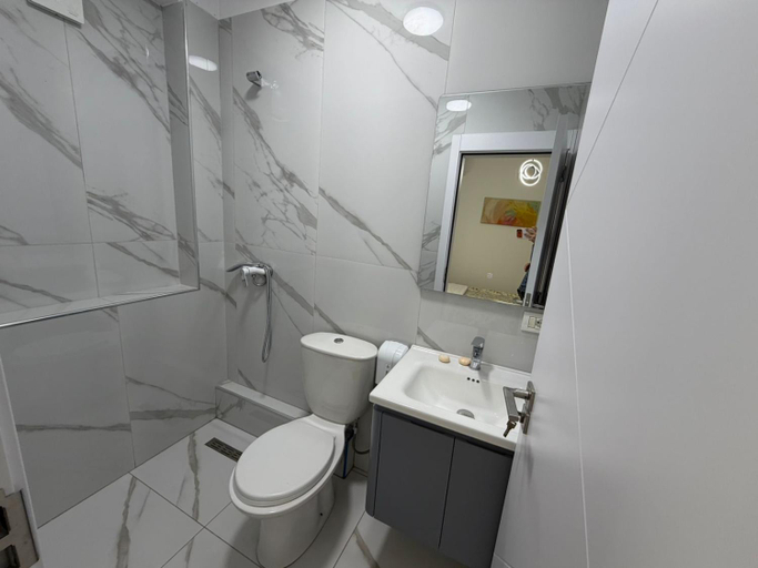 Bathroom 2, Grand House Apartment, Tiranës