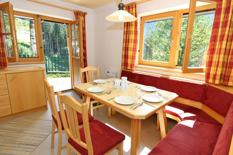 Others 4, Large Apartment in Maria Alm With Terrace, Zell am See