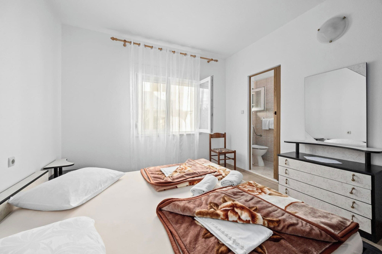 Room 2, Coastal Comfort With Balcony, Lopar/Supetarska Draga
