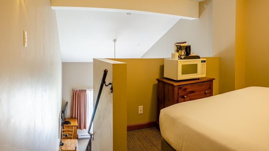 Room 5, Cahilty #434 Home, Thompson-Nicola