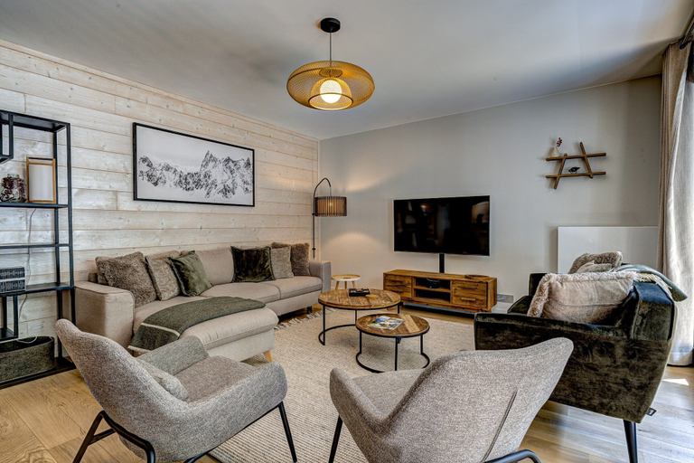 Living room 2, Chic Apartment With Balcony Near Chamonix Centre, Haute-Savoie