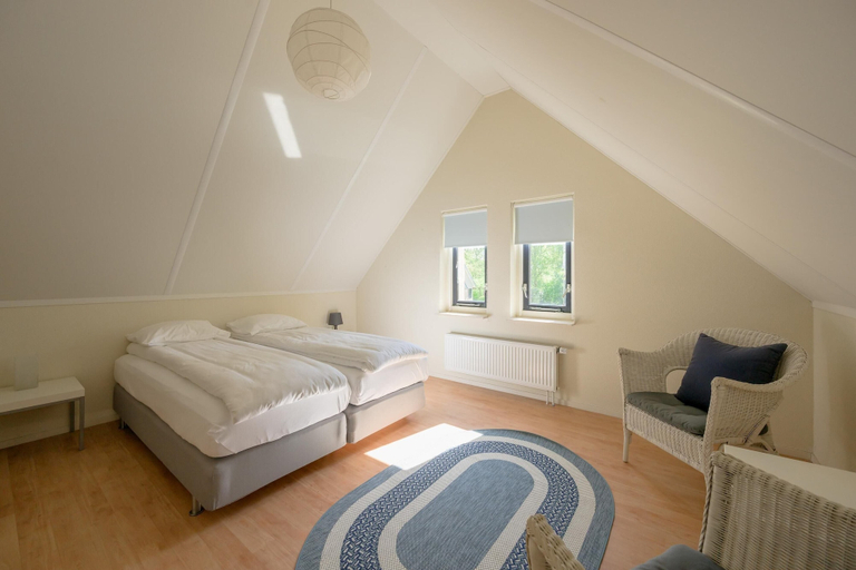 Room 2, Spacious Bungalow Near the Frisian Lakes, Gaasterlân-Sleat
