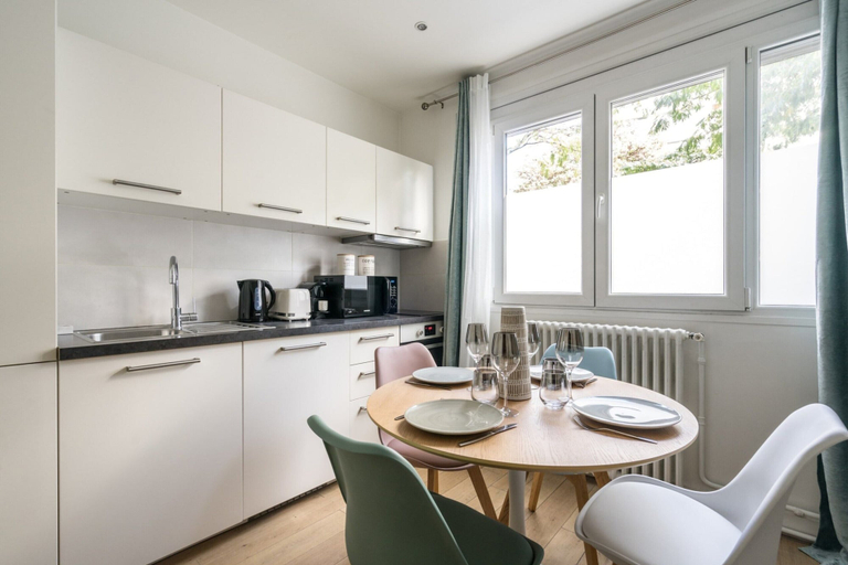 Private kitchen 4, Charming Apartment - 2br/6p - Porte D'ivry, Paris