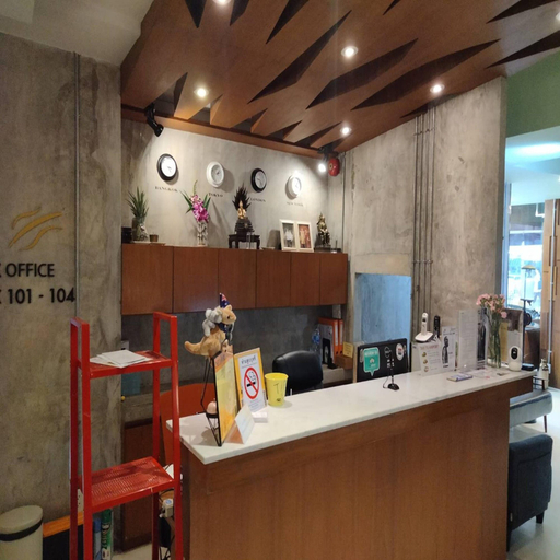 Reception 5, Premier Deluxe Double Chic Comfort Awaits, Khlong San