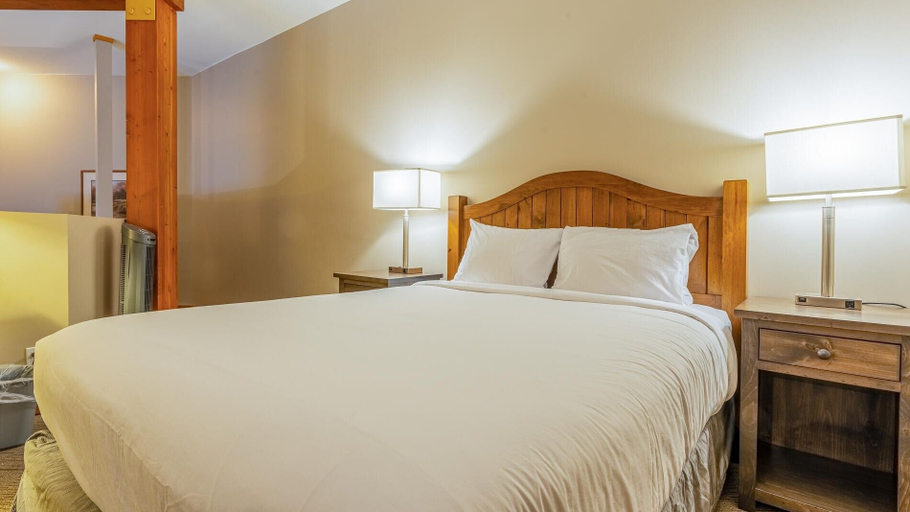 Room 2, Cahilty #305 Home, Thompson-Nicola