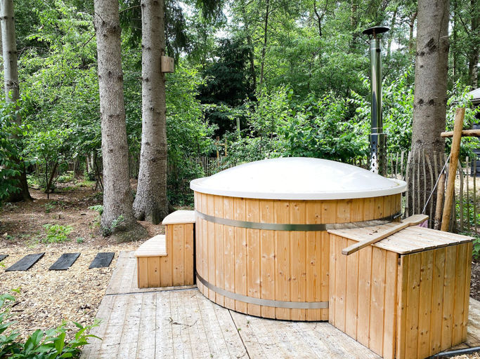 Spa treatment 2, Lush Holiday Home in Rheezerveen With Hot Tub, Hardenberg