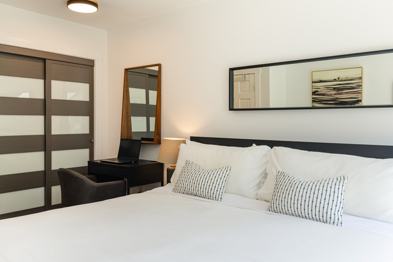 Room 4, Flute Escape at Greystone Lodge, Squamish-Lillooet