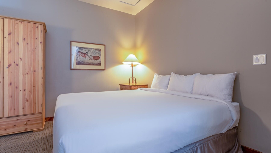 Room 5, Cahilty #436 Home, Thompson-Nicola