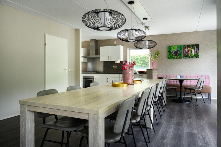 Dining 4, Comfortable Family and Friends House With Wellness, Vlagtwedde