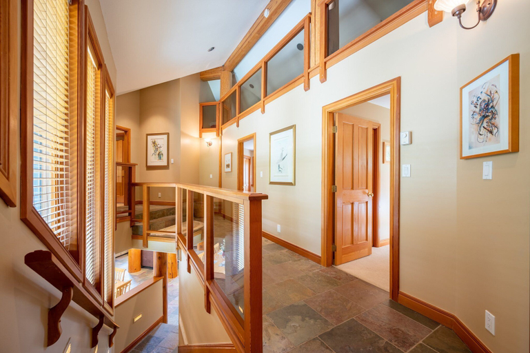 Interior 5, Emerald Chalet, Squamish-Lillooet
