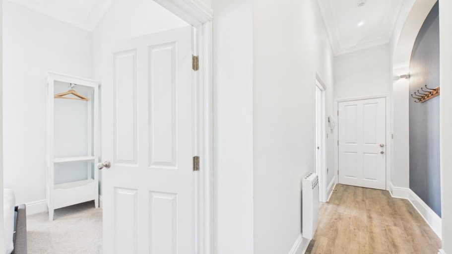 Others 5, No 6 Croft House - 1 Bedroom Apartment - Tenby, Pembrokeshire