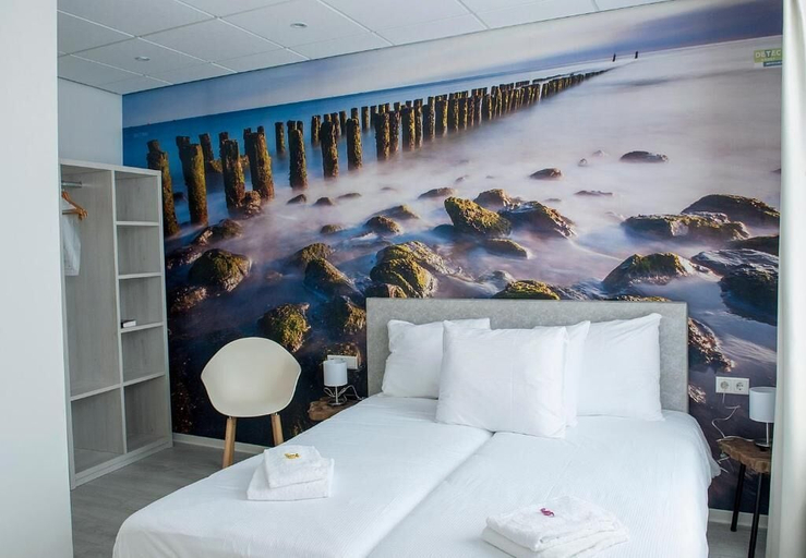 Bedroom 3, City2Beach Hotel, Vlissingen