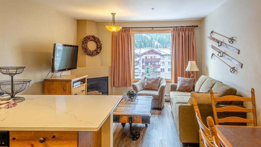 Living area 5, Cahilty #334/336 1 Bedroom Home, Thompson-Nicola