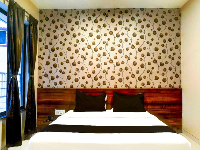 Room 2, Townhouse Viman Nagar, Pune