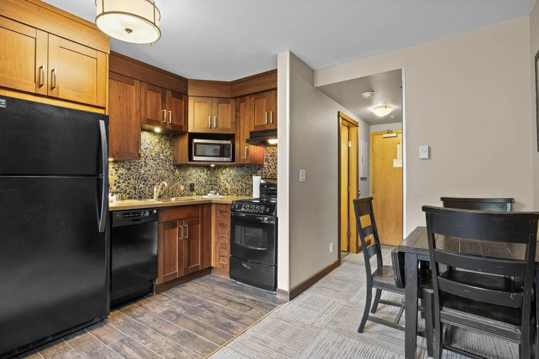 Private kitchen 2, Cahilty #323 Home, Thompson-Nicola