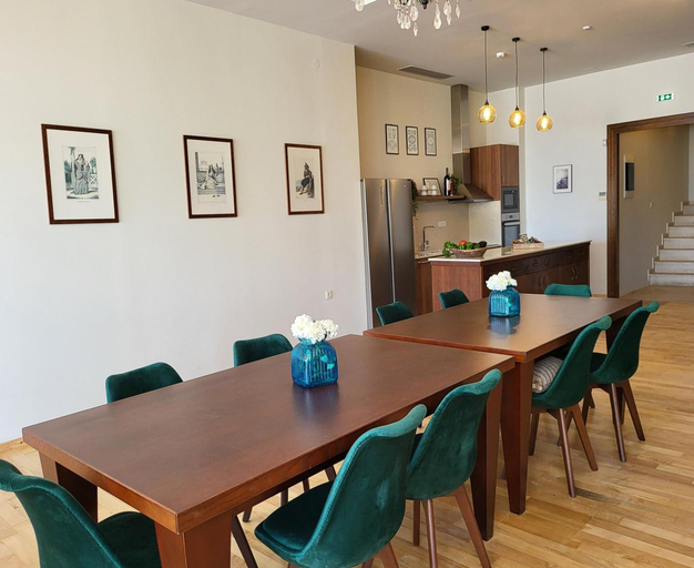 Dining 4, Villa in Hersonissos by Sandy Beach & Pool, Crete