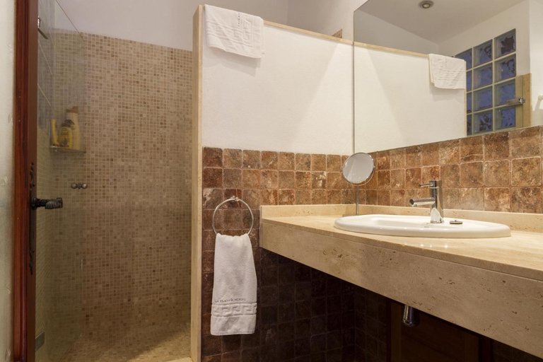 Bathroom 3, Plana Morro, Baleares