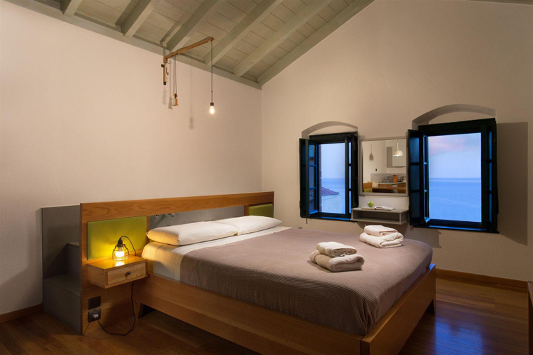 Bedroom 1, Kalnterimi Guesthouses, Peloponnese