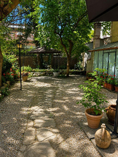 Others 5, La Petite Maison, Florence