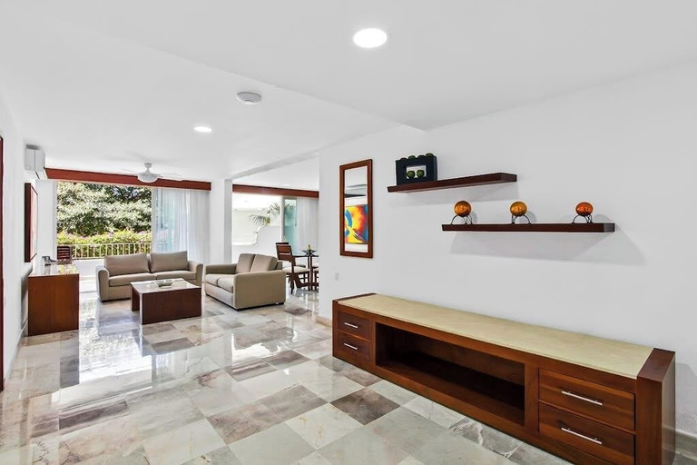 Interior 4, Elegant Suite With Ocean-view Pools, hot Tub, Gym, Balcony & Full Kitchen, Puerto Vallarta