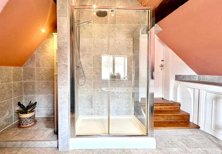 Bathroom 2, The Corner House, Shipston-on-Stour, Warwickshire
