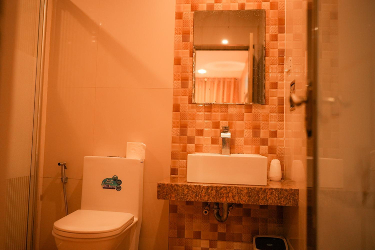 Bathroom 5, Apihap Hotel Daraga Albay, Daraga