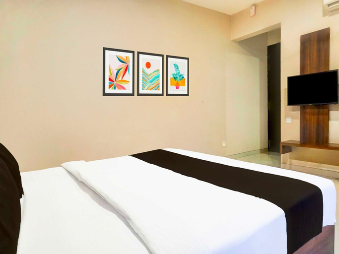 Room 3, Townhouse Viman Nagar, Pune