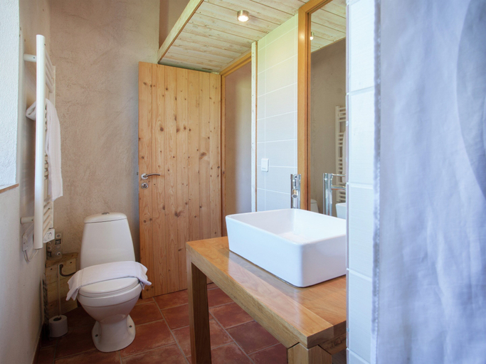 Bathroom 3, Charming Villa in Poggio-mezzana Near Beach, Haute-Corse