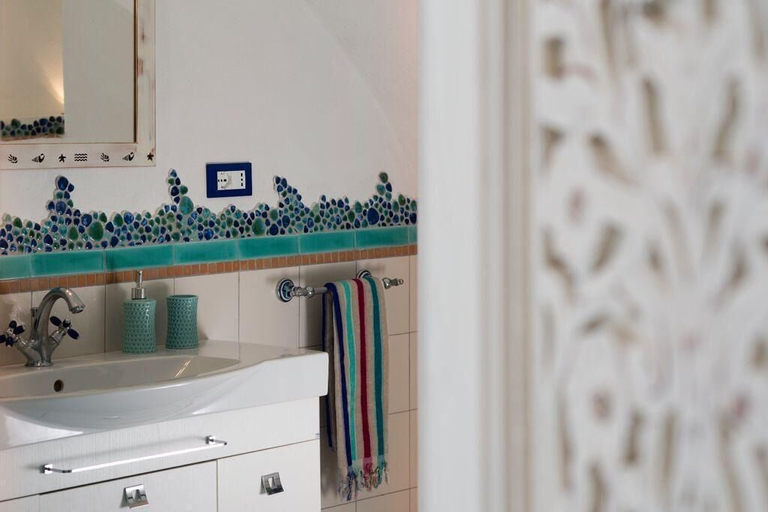 Bathroom 2, Fantasy House Suites, Napoli