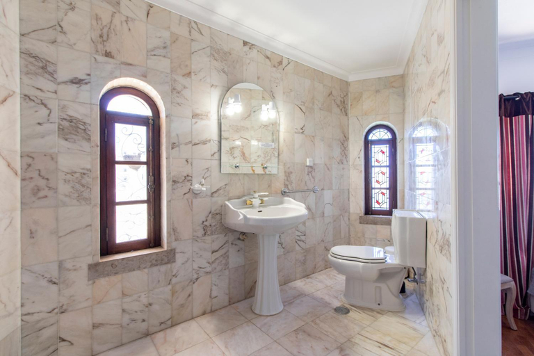 Bathroom 3, Villa Brisa do Mar by Algarve Holidays, Albufeira
