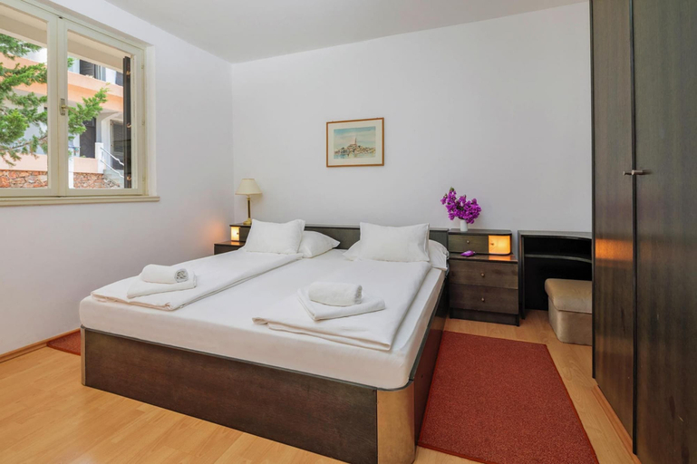 Room 5, Jelsa Resort Apartment Near Sea, Jelsa
