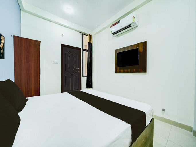 Room 5, Collection O Hotel Sp14, Indore