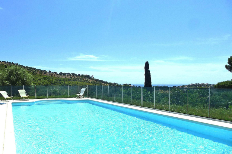 Others 4, Villa in Roquebrune With Sea View & Pool, Var