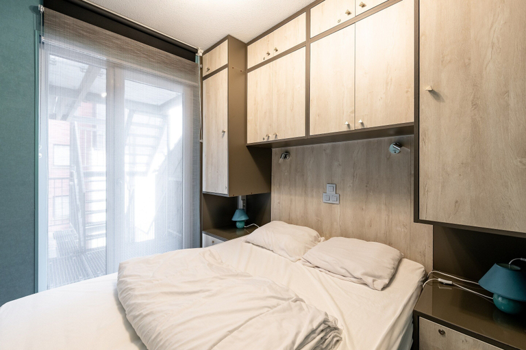 Room 4, Apartment in Blankenberge With Sea Views, West-Vlaanderen