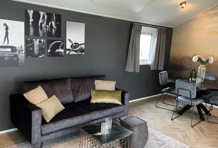Living room 2, Comfortable Chalet, Near the Veluwemeer