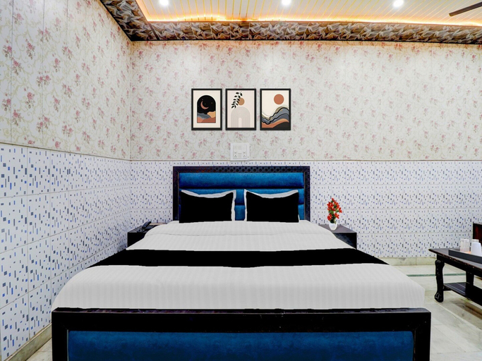 Room 4, Classic Bhagwan Guest House, Dehradun