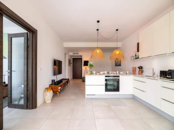 Private kitchen 5, Luxury Apartment in Juan les Pins, Alpes-Maritimes