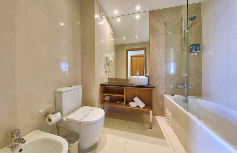 Bathroom 4, Água Hotels Riverside, Lagoa