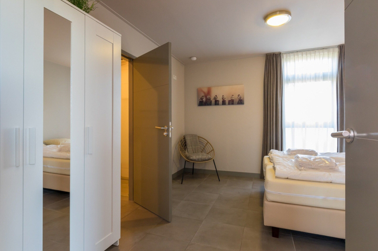 Room 3, Family House on a Small Park With a Large Playing Field, Veere