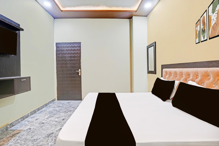 Room 5, Super Hotel O Shiva, Jaipur