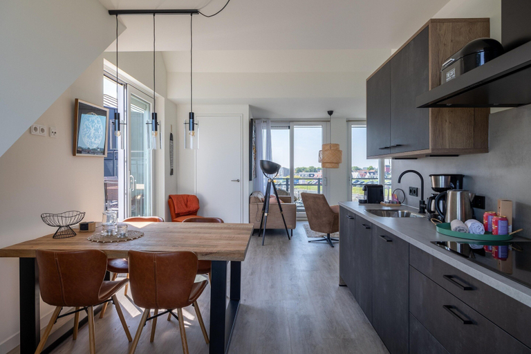 Private kitchen 4, Lush Apartment With Water Views, Tholen