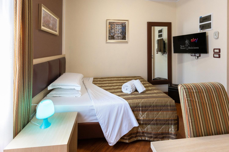 Bedroom 3, New Hotel Dulcinea, Trieste